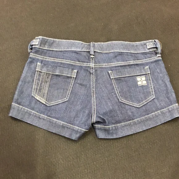 BCBGMaxAzria Denim Jean Shorts Size 29 - Picture 4 of 15